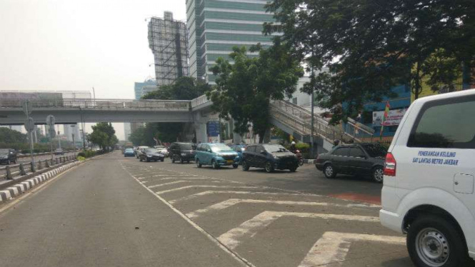  Pintu  Tol  Slipi 2 Ditutup Jalur Arteri Tomang Slipi Padat