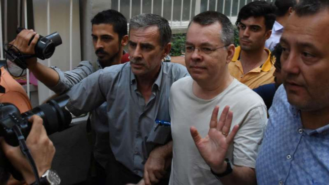 Pendeta AS Andrew Brunson ditahan di Turki