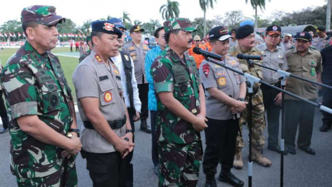 Panglima TNI Marsekal Hadi Tjahjanto memimpin apel Komando Operasi Karhutla.