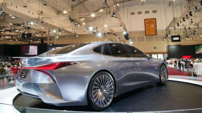 Lexus LS+ Concept GIIAS 2018.