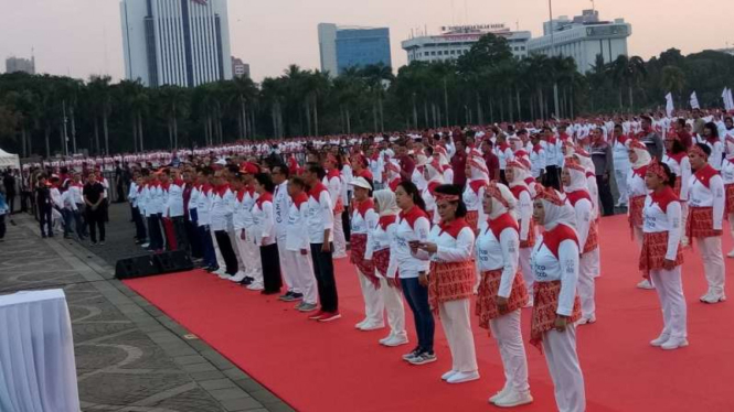 Presiden Jokowi dan sejumlah pejabat tinggi negara ikut tari poco-poco.