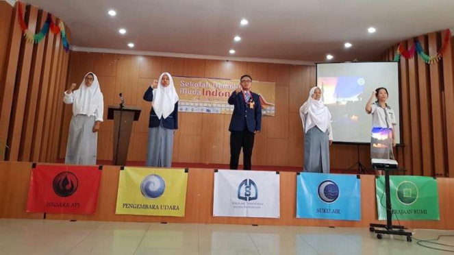 Murid SMA di Pekanbaru Riau mengikuti program Sekolah Demokrasi