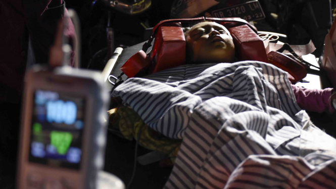 Evakuasi pasien rumah sakit akibat gempa bumi Lombok