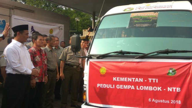 Menteri Pertanian melepas 20 truk pengangkut bahan pangan korban gempa Lombok.