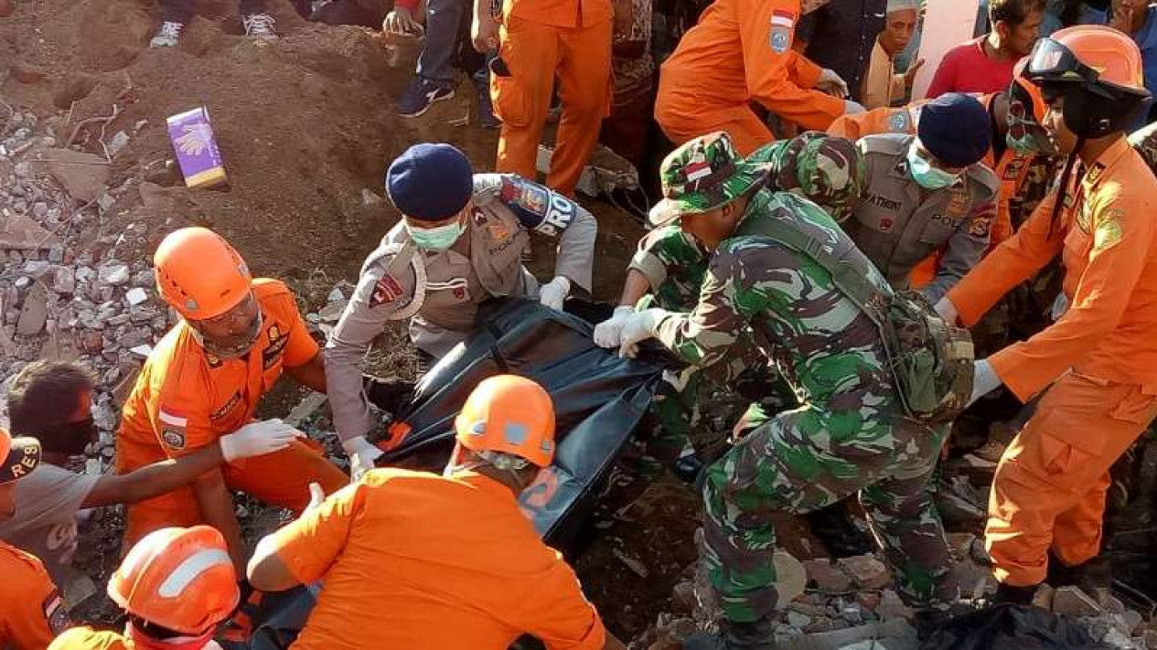 Foto Banyak Korban Patah Tulang, Dokter Ortopedi Lebih Dibutuhkan Di Lombok