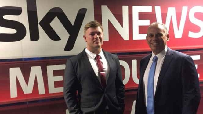 Mantan menteri utama NT Adam Giles (kanan) mewawancarai mantan ketua United Patriots Front Blair Cottrell untuk acara Adam Giles Show di Sky News Australia.