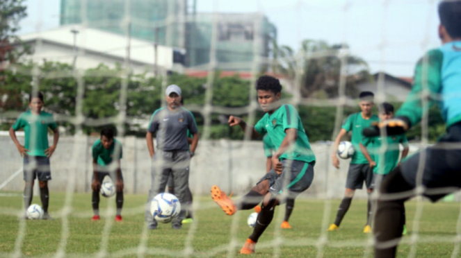 Timnas Indonesia U-16 berlatih tendangan penalti
