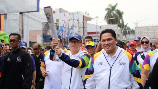 Ketua MPR RI, Zulkifli Hasan (tengah) dan Ketua INASGOC, Erick Thohir (kanan).