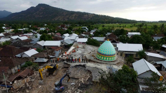 Kerusakan bangunan akibat gempa bumi di Lombok