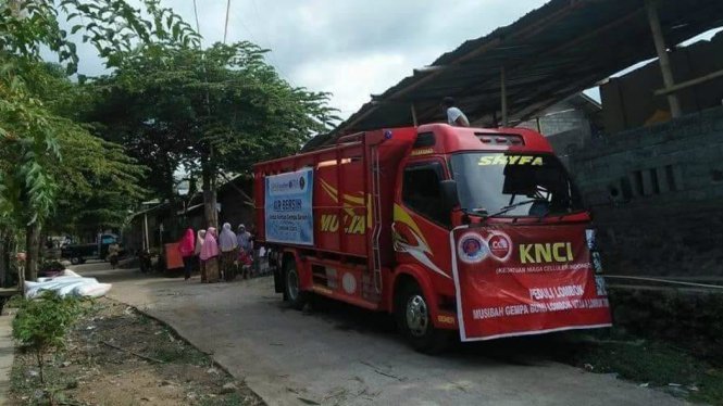 Pedagang pulsa kirim bantuan untuk korban Gempa Lombok