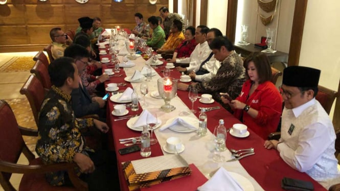 Suasana pertemuan Joko Widodo dan Elit Partai Koalisi Indonesia Kerja.