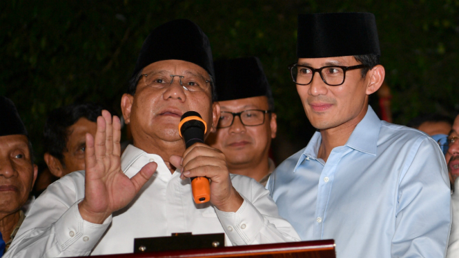 Ketua Umum Partai Gerindra Prabowo Subianto didampingi Sandiaga Uno.