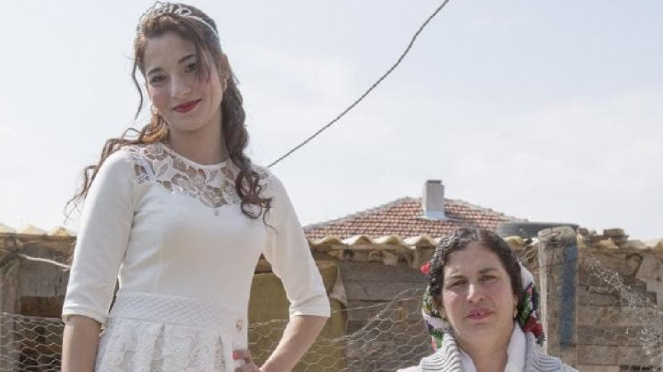 Gadis dan ibunya yang akan mengikuti tradisi Bridal Market