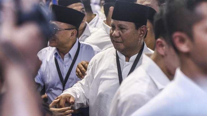 Prabowo - Sandiaga Daftar ke KPU