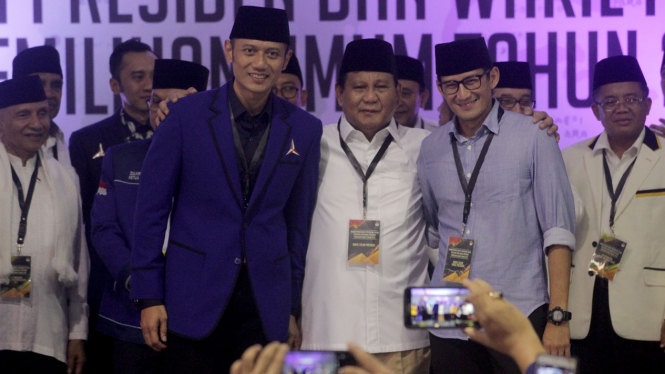 Prabowo-Sandiaga Uno Daftarkan Diri ke KPU