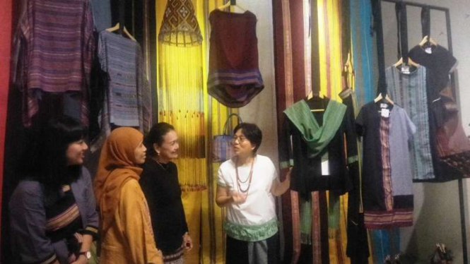 Pameran Tenun Wastra Asia