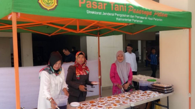 Acara Rujak Bengkuang Rajut Silaturahmi Warga Padang