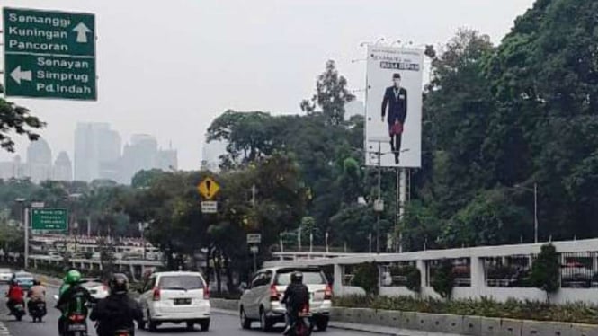 Papan reklame Agus Harimurti Yudhoyono alias AHY di Jakarta.