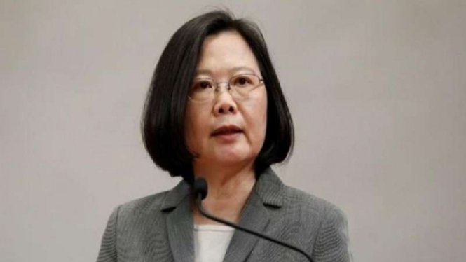 Presiden Taiwan Tsai Ing-wen memberikan keterangan pers di kantornya. 