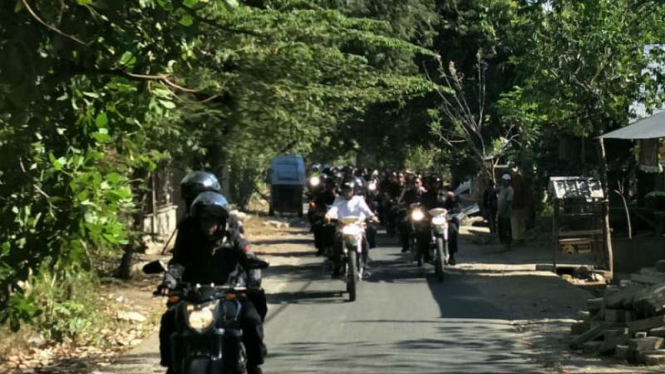 Rombongan Presiden Jokowi naik trail tinjau pengungsi Lombok