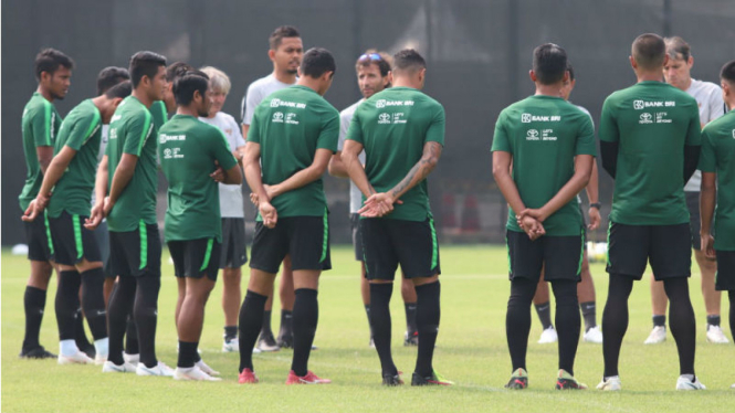 Para pemain Timnas Indonesia U-23 berlatih di bawah arahan Luis Milla Aspas