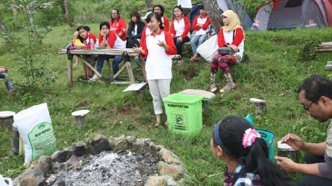 Amilia Agustin dan komunitas di bidang lingkungan