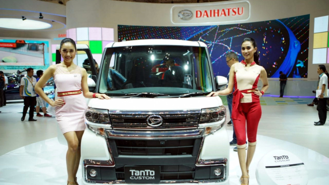 Daihatsu Tanto Custom