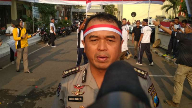 Kepala Bidang Hubungan Masyarakat Polda Jatim, Komisaris Besar Polisi Frans Barung Mangera, di Surabaya pada Kamis, 16 Agustus 2018.