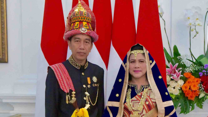 Jokowi Pakai Baju Adat Lampung Di Hut Ke 76 Ri Ini De