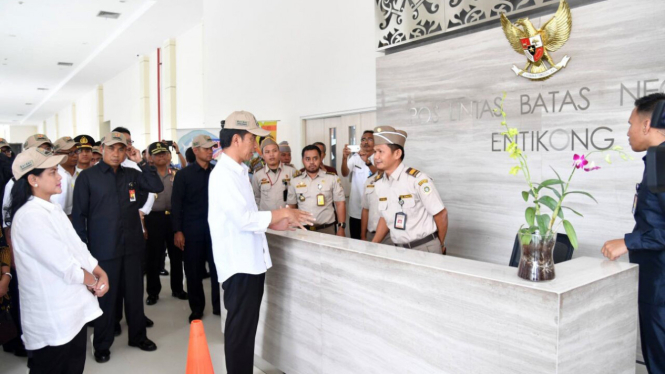 Presiden Joko Widodo meresmikan PLBN Entikong, Sanggau, Kalimantan Barat
