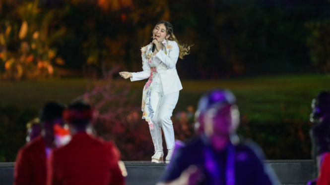 Penyanyi Via Valen saat memeriahkan pembukaan Asian Games 2018 pada Agustus lalu.