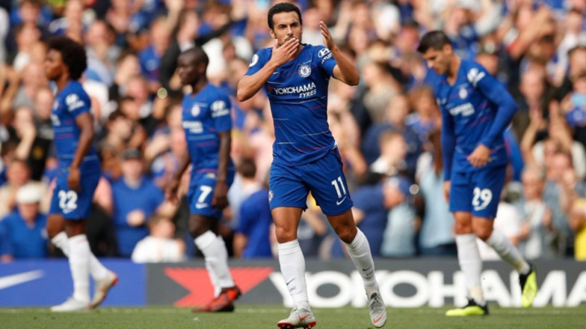 Striker Chelsea, Pedro mencetak gol ke gawang Arsenal