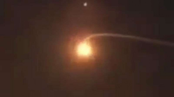Rudal balistik Badr 1 yang diluncurkan Yaman ke Arab Saudi.