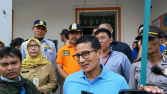 Aksi Jokowi Naik Motor, Sandiaga: Milenial Senangnya yang Otentik