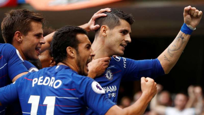 Striker Chelsea, Alvaro Morata rayakan gol.