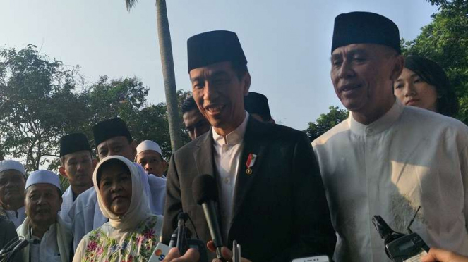 Presiden Jokowi usai menunaikan salat Idul Adha di Lapangan Tegar Beriman Bogor