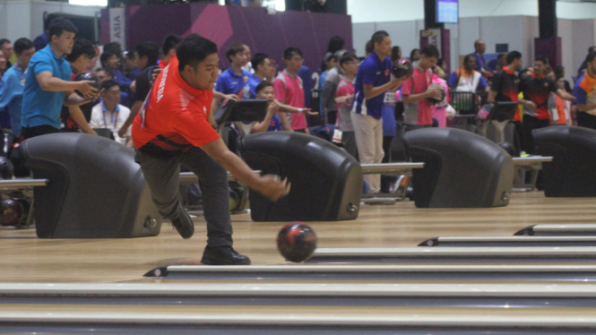 Aksi Boling Trio Putra Indonesia