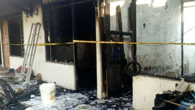 Enam rumah kontrakan terbakar di Beji, Depok, Jawa Barat, Jumat, 24 Agustus 2018
