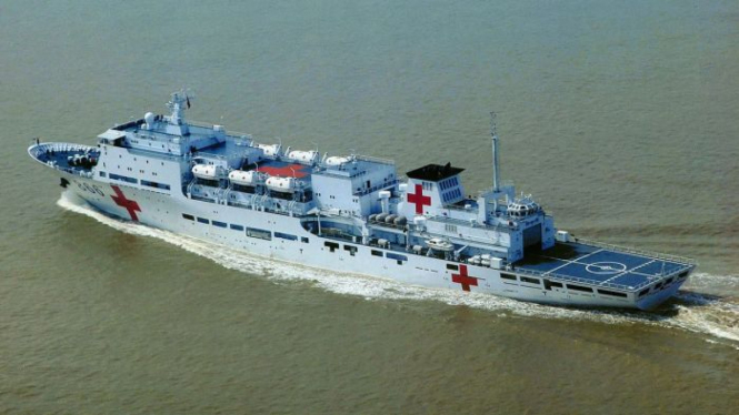 Kapal medis China Peace Ark sedang berlayar di kawasan Pasifik.