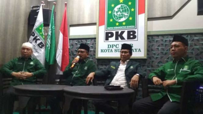 Ketua PKB Jatim, Abdul Halim Iskandar, di kantor PKB Surabaya, Jawa Timur.