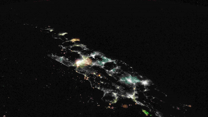 Pulau Jawa malam hari dari luar angkasa