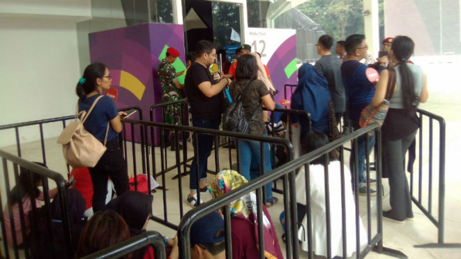 Antrean penonton bulutangkis di Asian Games 2018