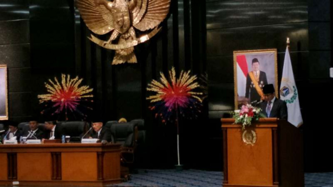 Dewan Perwakilan Rakyat Daerah DKI Jakarta menggelar sidang paripurna pengunduran diri Sandiaga Salahuddin Uno sebagai wakil gubernur DKI Jakarta pada Senin, 27 Agustus 2018.