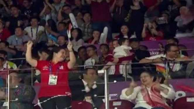 Megawati saat menyaksikan final bulutangkis Asian Games