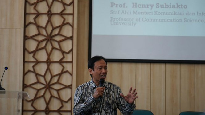Prof. Henry Subiakto