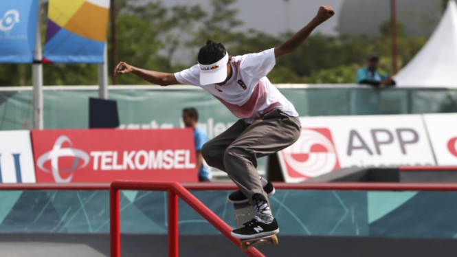 Aksi Skateboarder Indonesia Sanggoe Darma Tanjung di Asian Games 2018.