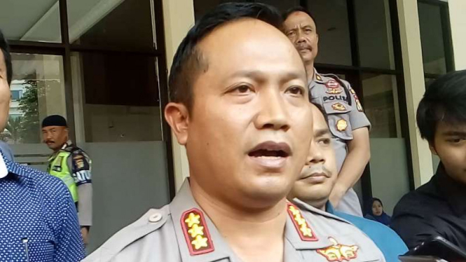 Kepala Polresta Depok Komisaris Besar Polisi Didik Sugiyarto ketika menjelaskan kepada pers tentang penetapan tersangka korupsi Nur Mahmudi Ismail pada Rabu, 29 Agustus 2018.