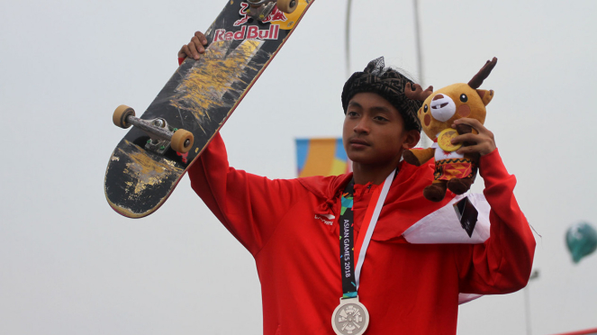 Sanggoe Darma Tanjung Raih Perak Skateboard