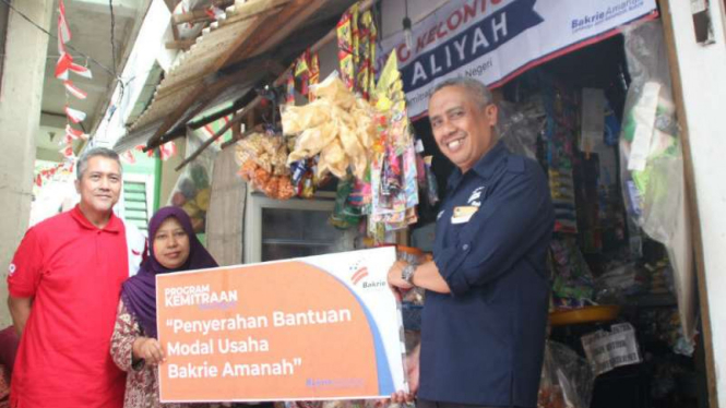 Bakrie Amanah dan tvOne mendistribusikan zakat produktif untuk UKM di Kampung Pulo Kambing, Kelurahan Jatinegara, Kecamatan Cakung, Jakarta Timur, pada Rabu, 29 Agustus 2018.