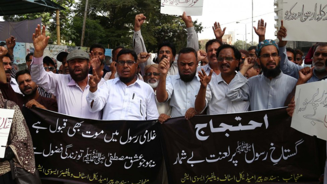Aksi protes di Pakistan menentang rencana pembuatan kartun Nabi Muhammad oleh Geert Wilders. - EPA